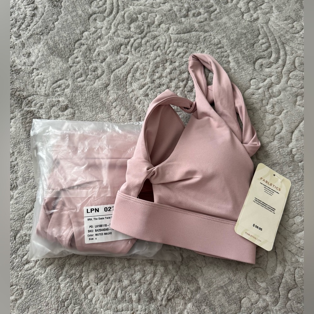 2 NEW Fabletics Oasis Twist Sports Bras